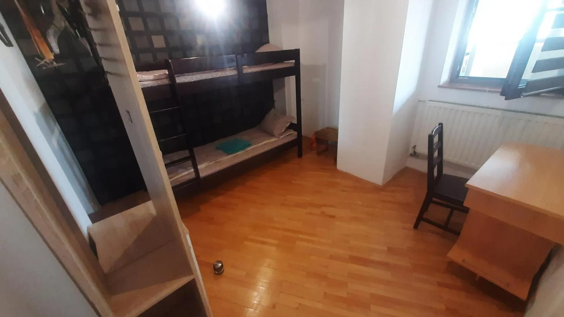 Hostel Camera Comuna Penthouse Ultracentral Bucharest